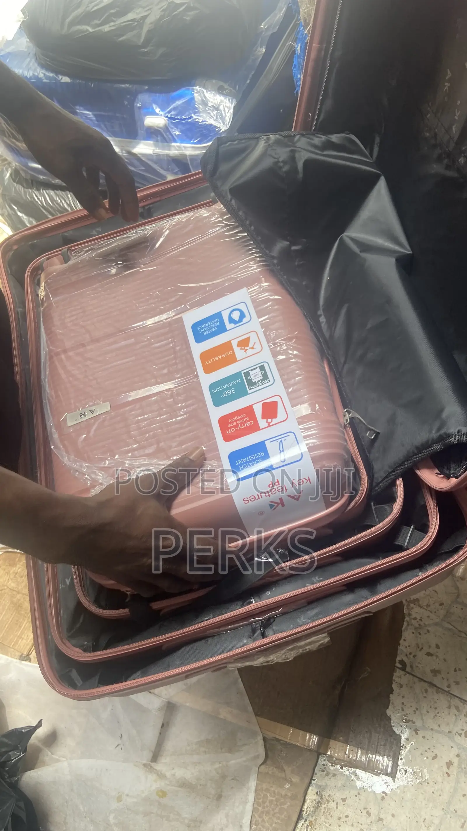 Unbreakable Traveling Bag 4 in 1