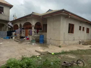 9bdrm House in Adesina, Kenyasi, Kumasi Metropolitan for sale