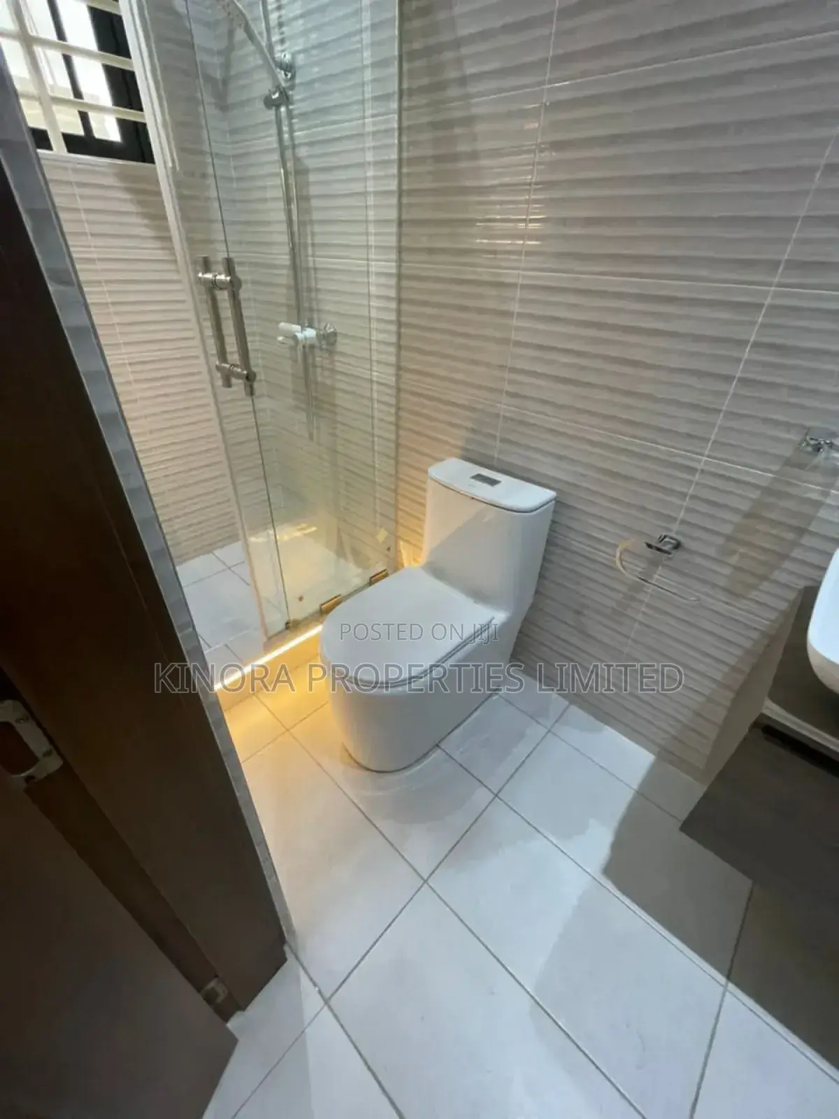 4bdrm Duplex in East Legon Hills, Accra Metropolitan for sale