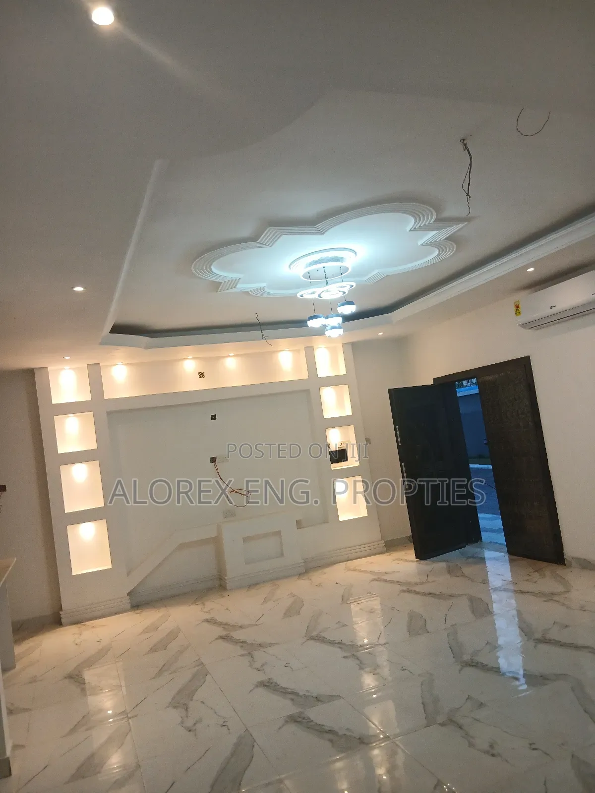 2bdrm Apartment in $600, Oyarifa for rent
