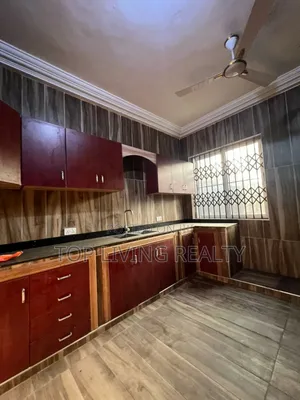 4bdrm House in Lakeside for rent