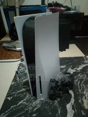 Ps5 With 5 Games Fc26 + 1 Pad