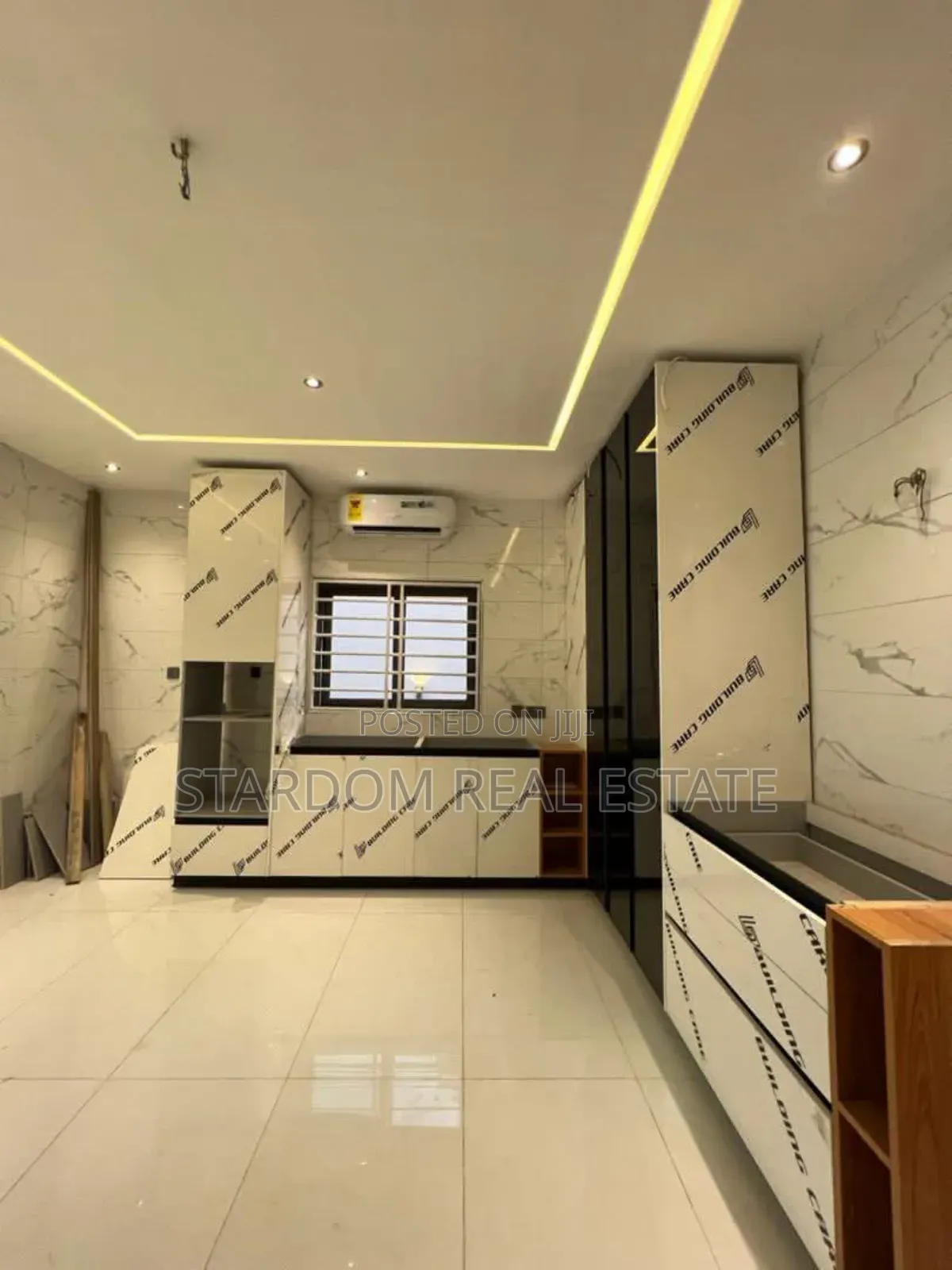 5bdrm Duplex in Ashaley Botwe for sale