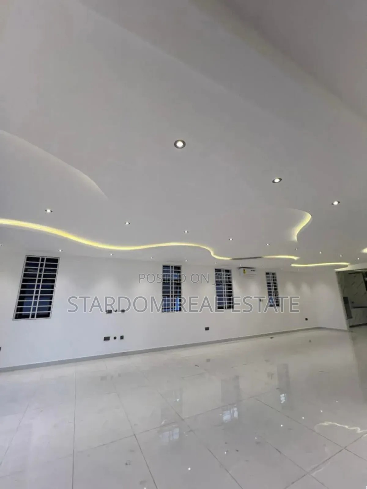 5bdrm Duplex in Ashaley Botwe for sale