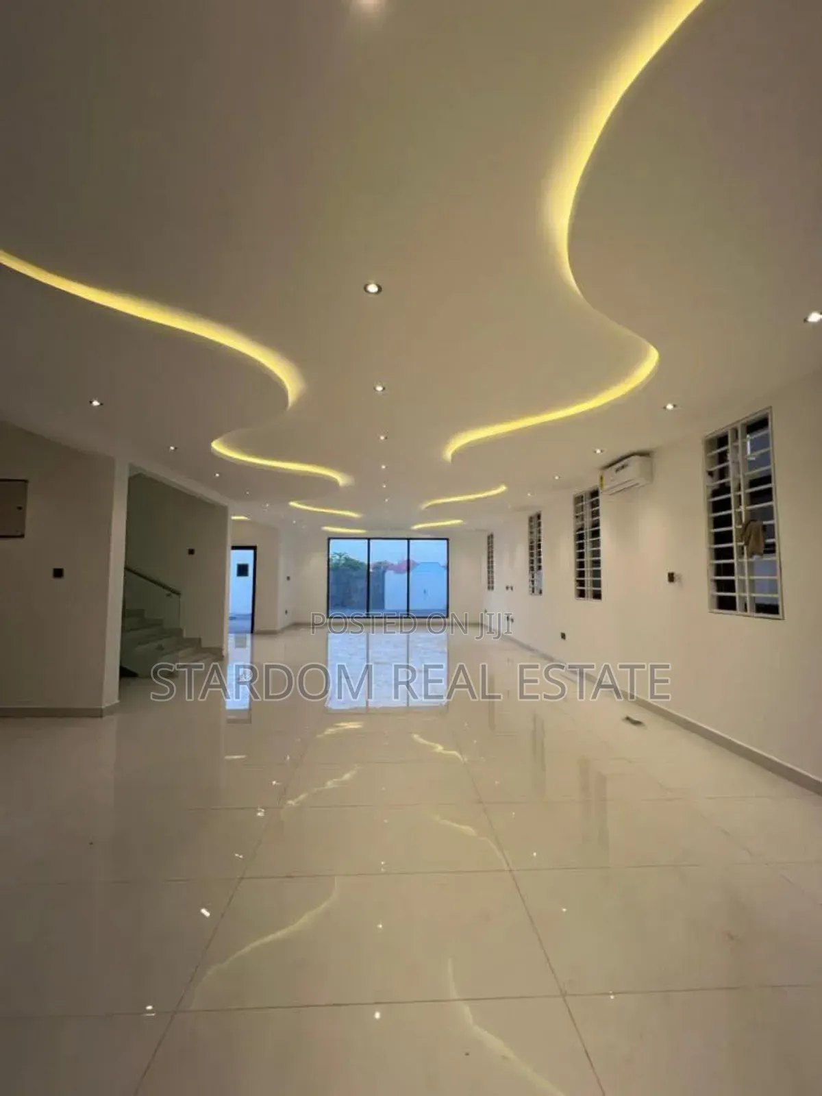 5bdrm Duplex in Ashaley Botwe for sale
