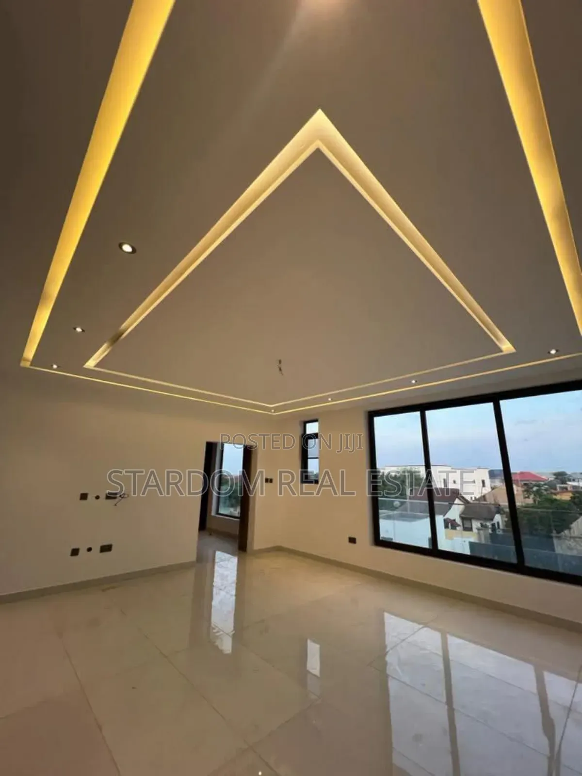 5bdrm Duplex in Ashaley Botwe for sale