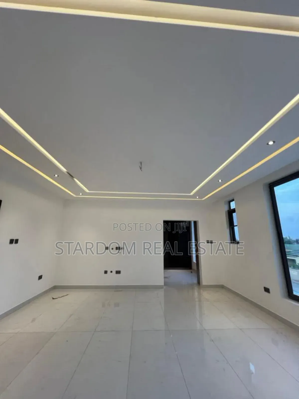 5bdrm Duplex in Ashaley Botwe for sale