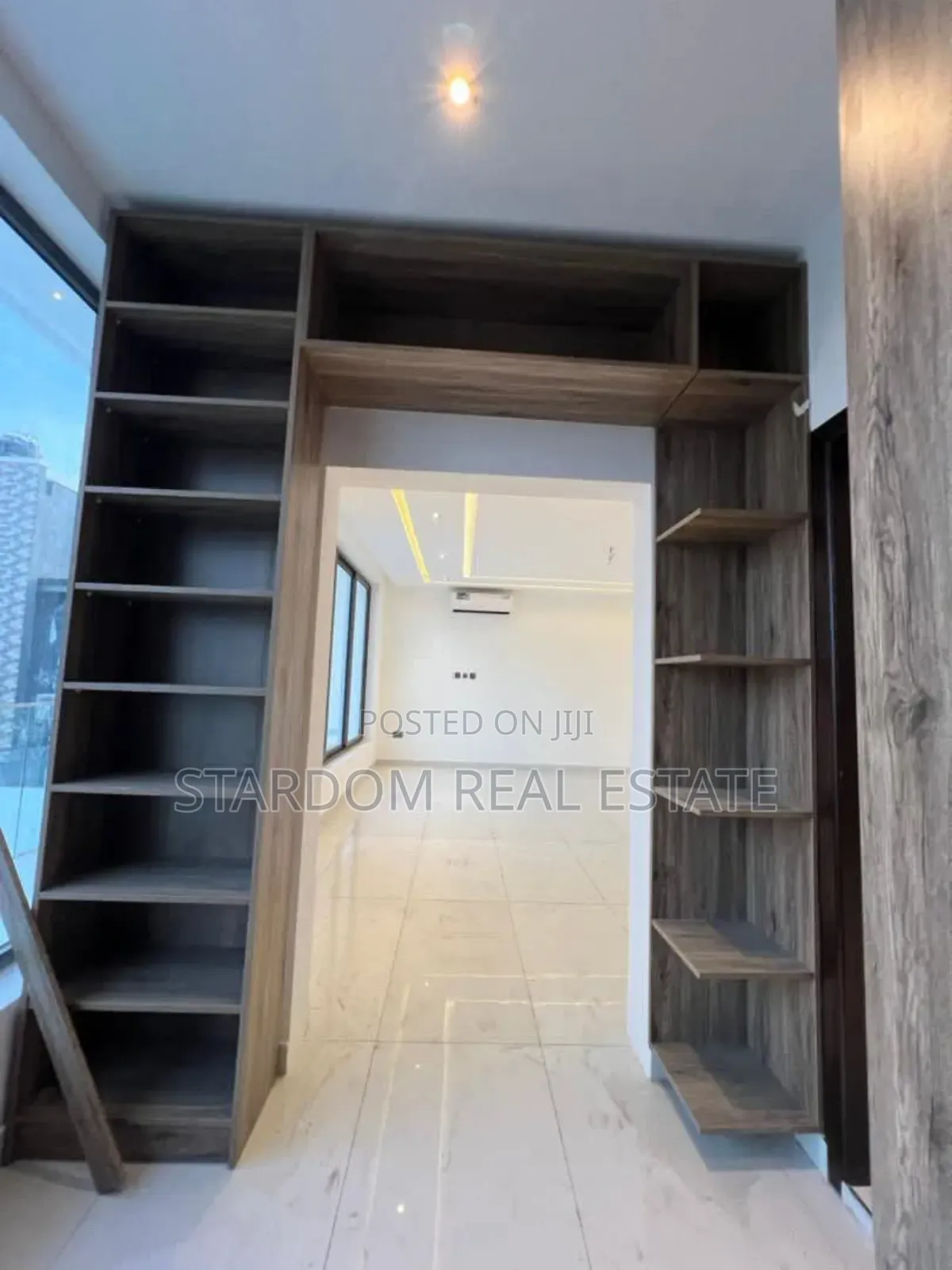 5bdrm Duplex in Ashaley Botwe for sale