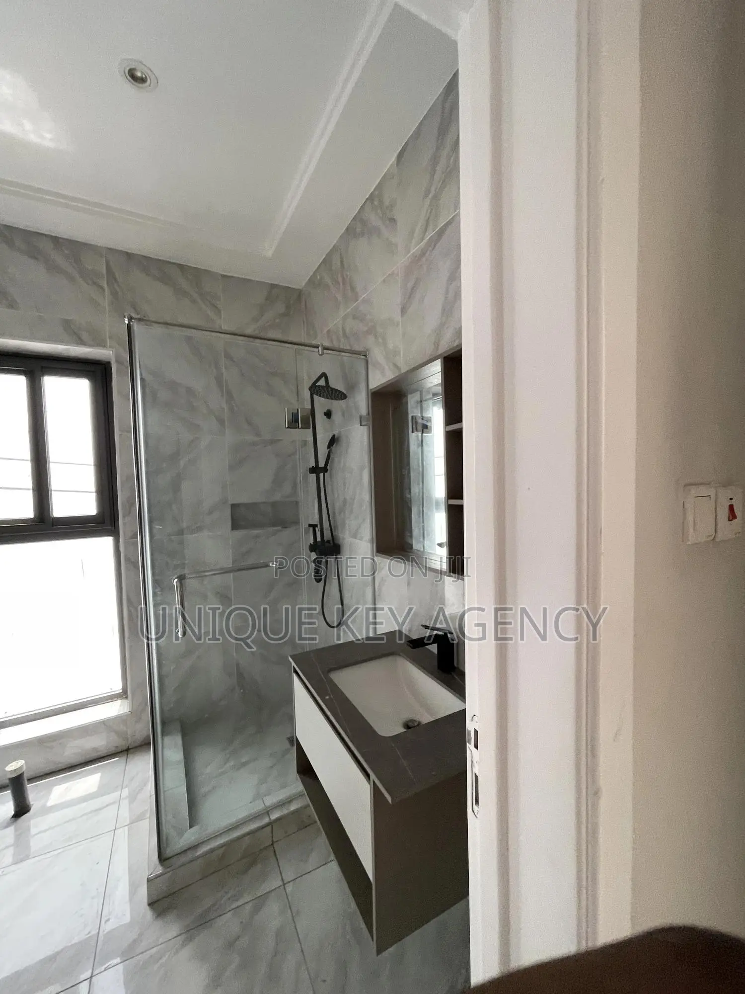 4bdrm House in Unique Key Agency, East Legon for rent