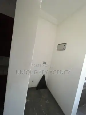 3bdrm Apartment in Unique Key Agency, East Legon for rent