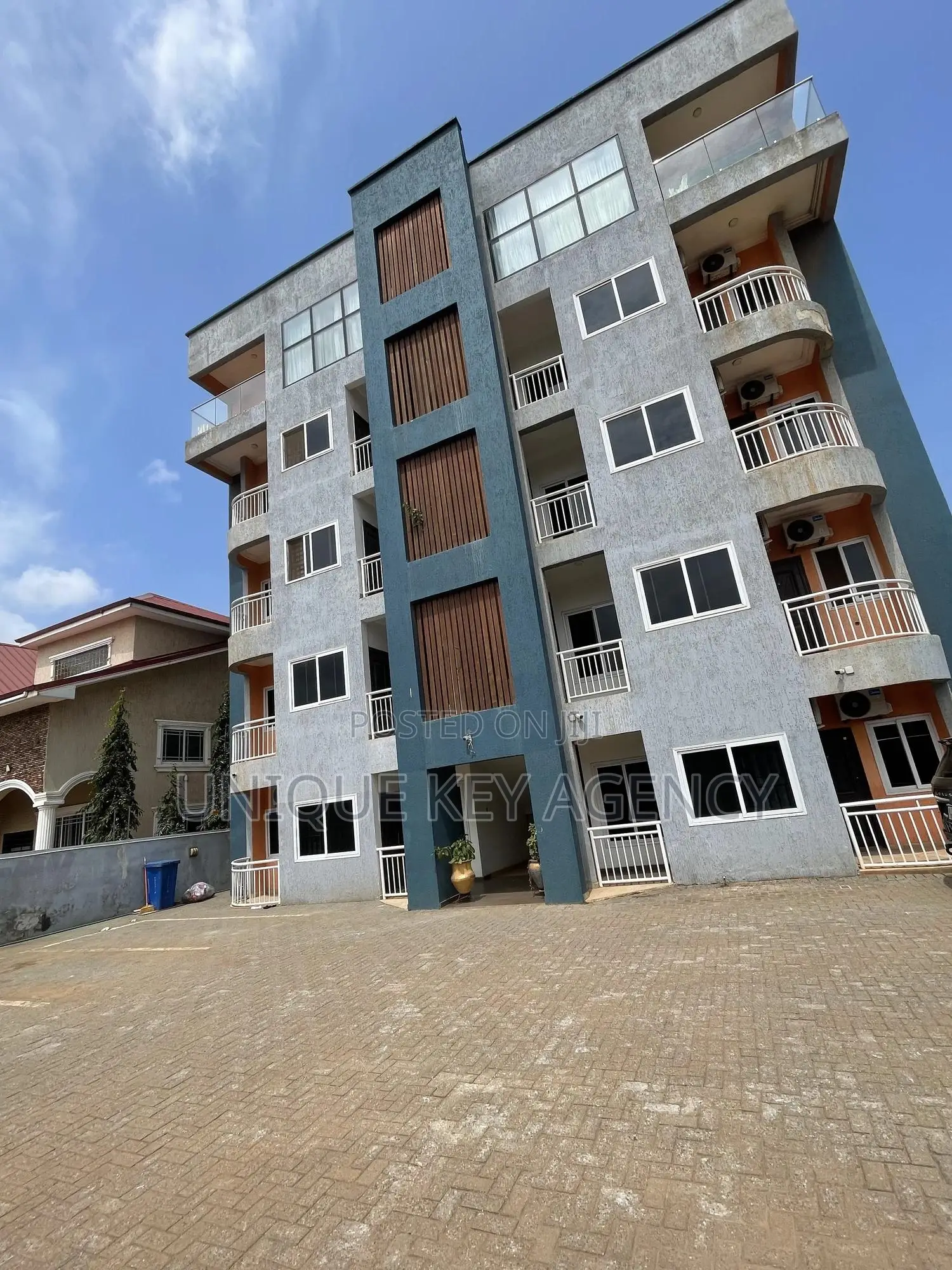 3bdrm Apartment in Unique Key Agency, East Legon for rent