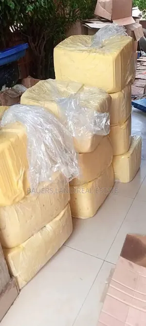 Raw Shea Butter( Local Handmade Per Tons Are Available)