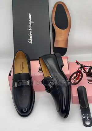 Salvatore Ferragamo Men Black Leather Shoe