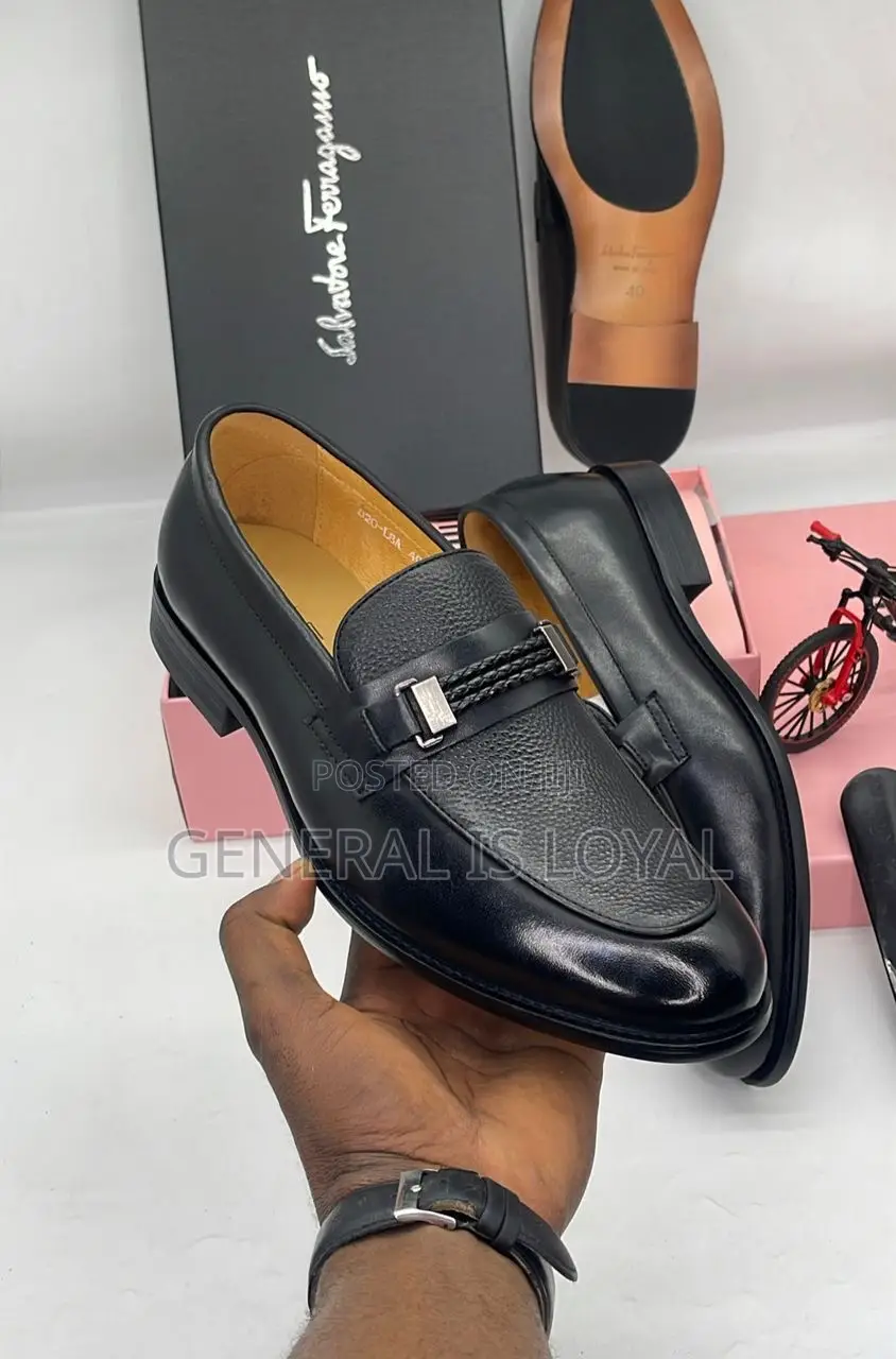 Salvatore Ferragamo Men Black Leather Shoe