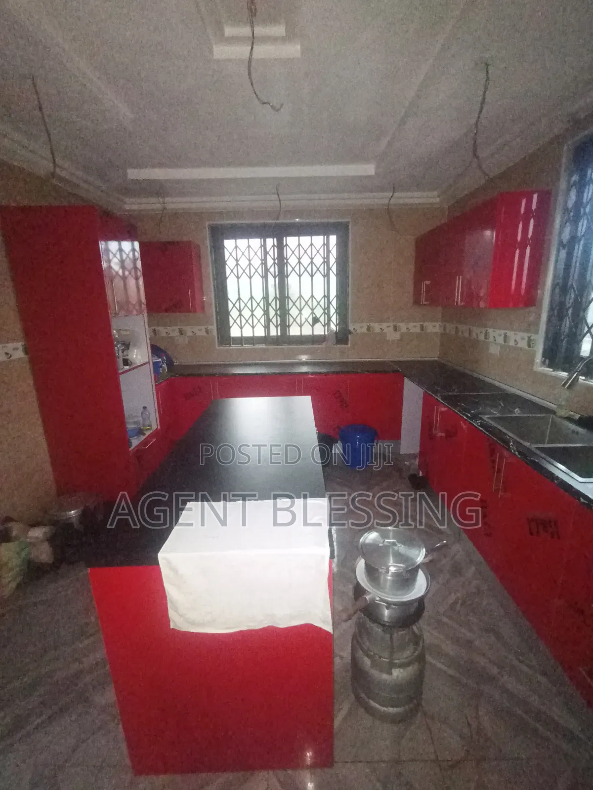 3bdrm Apartment in Mataheko -Afienya,, Tema Metropolitan for rent