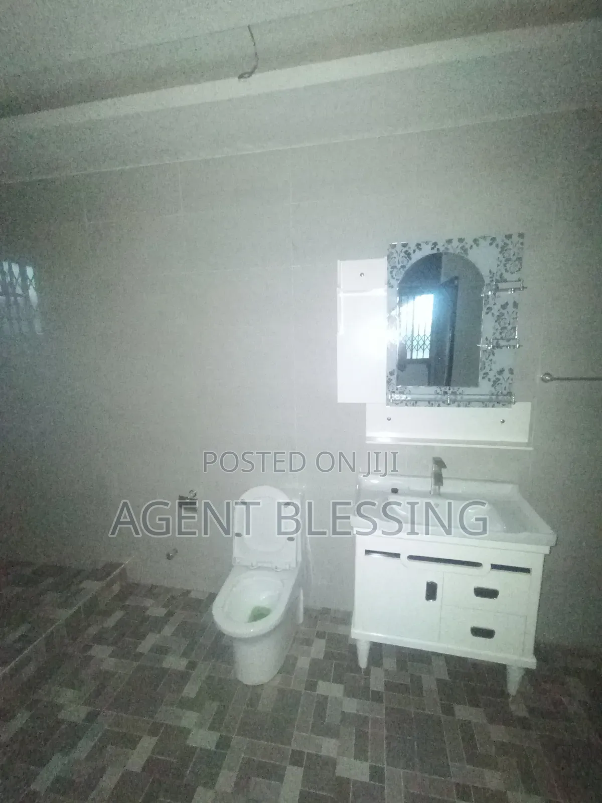 3bdrm Apartment in Mataheko -Afienya,, Tema Metropolitan for rent