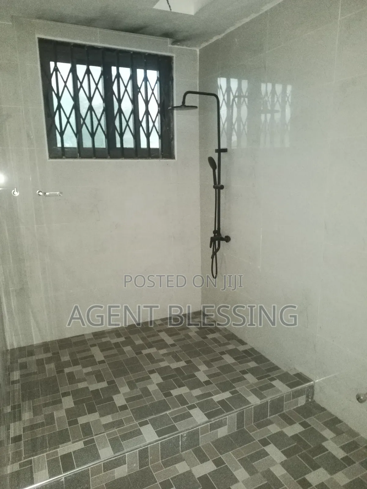 3bdrm Apartment in Mataheko -Afienya,, Tema Metropolitan for rent