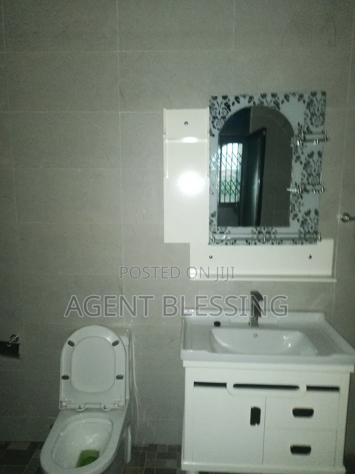 3bdrm Apartment in Mataheko -Afienya,, Tema Metropolitan for rent