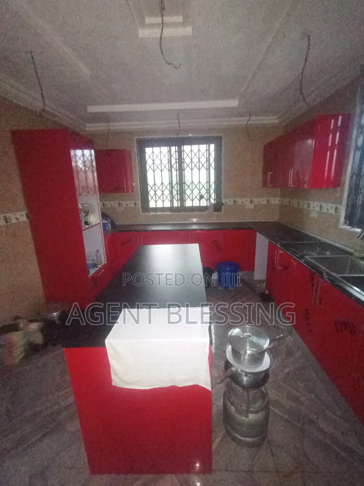3bdrm Apartment in Mataheko -Afienya,, Tema Metropolitan for rent