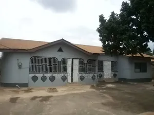 3bdrm House in Buokrom Top-Boat, Kumasi Metropolitan for sale