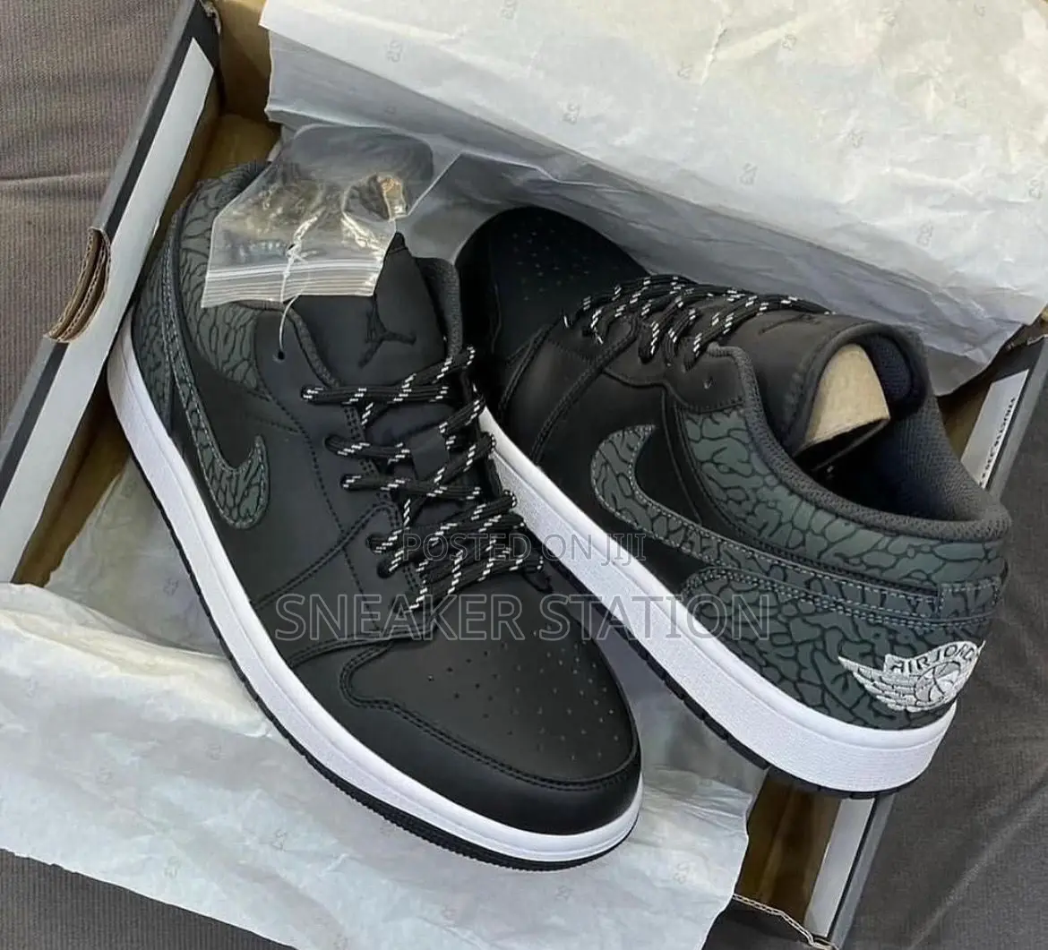 Air Jordan 1 Low Se Black Elephant