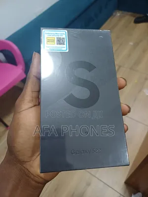 New Samsung Galaxy S22 5G 128 GB Blue