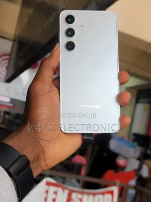 New Samsung Galaxy S24 128 GB Silver