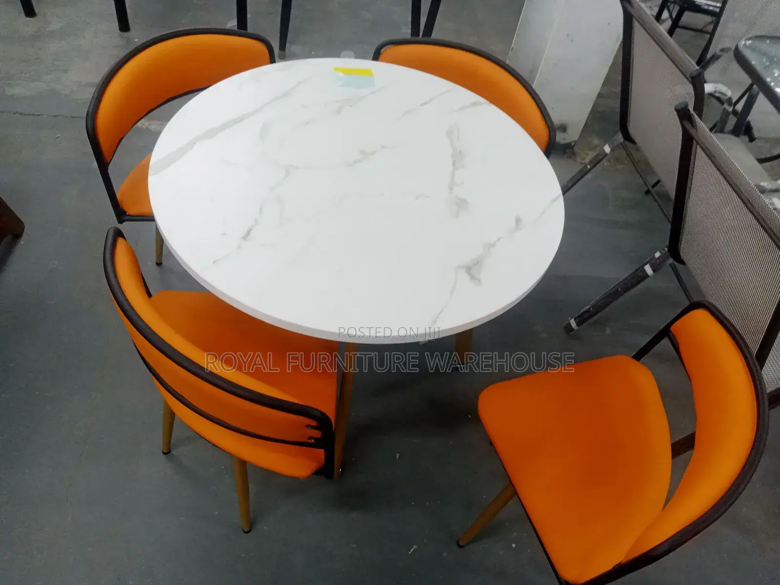Round Dinning Set 4 Seater