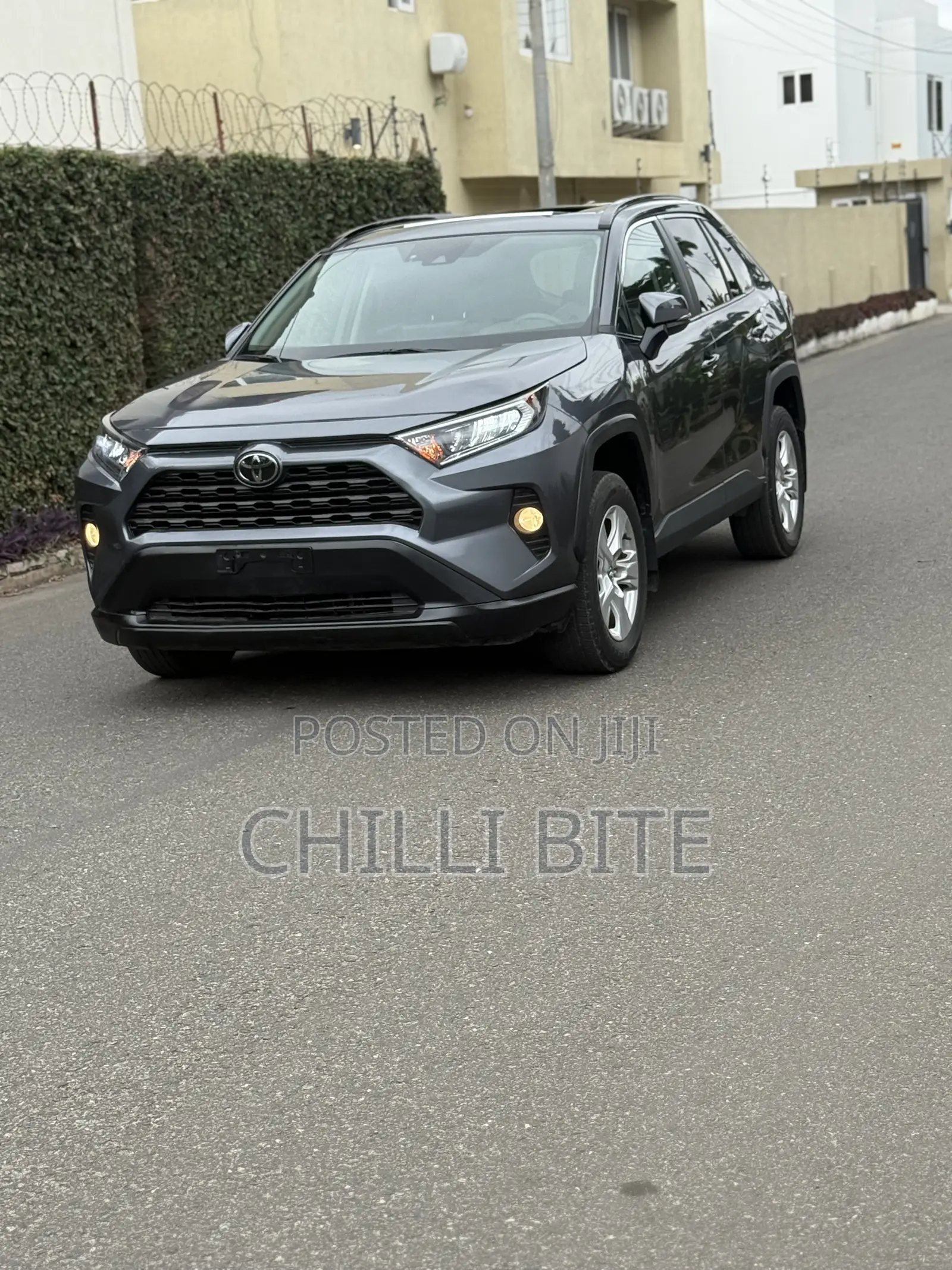 Toyota RAV4 XLE FWD 2020 Gray