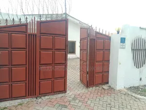 3bdrm House in Community 20 Estate, Spintex for rent