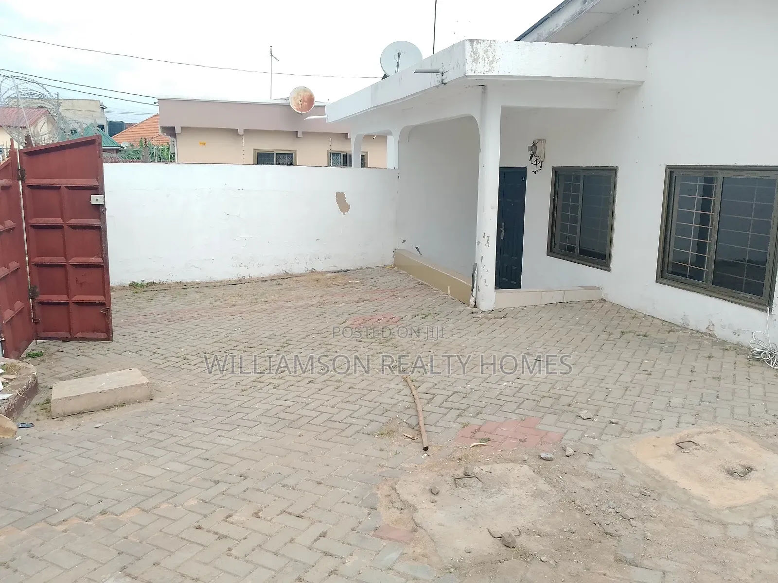 3bdrm House in Community 20 Estate, Spintex for rent