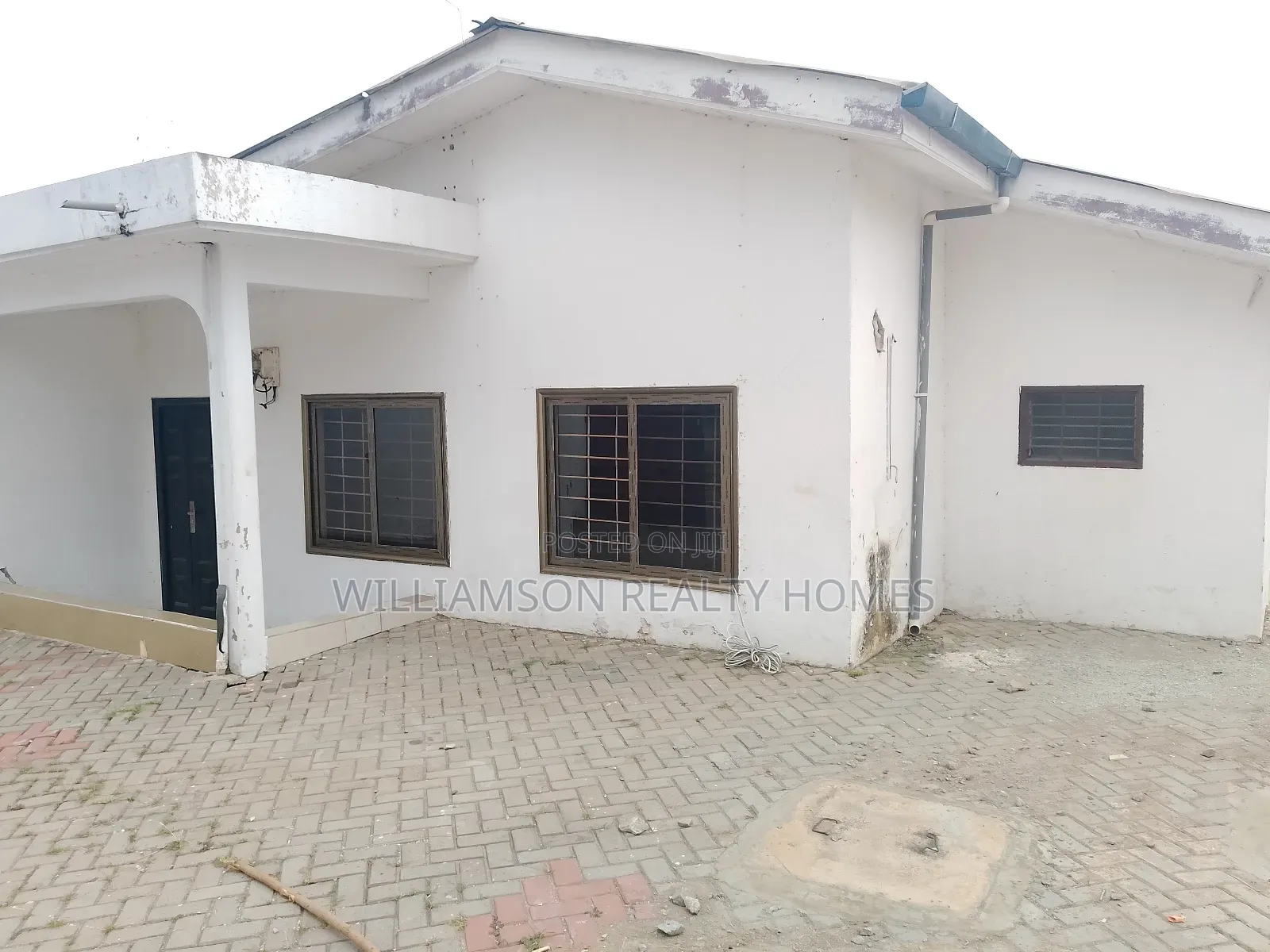 3bdrm House in Community 20 Estate, Spintex for rent