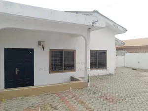 3bdrm House in Community 20 Estate, Spintex for rent
