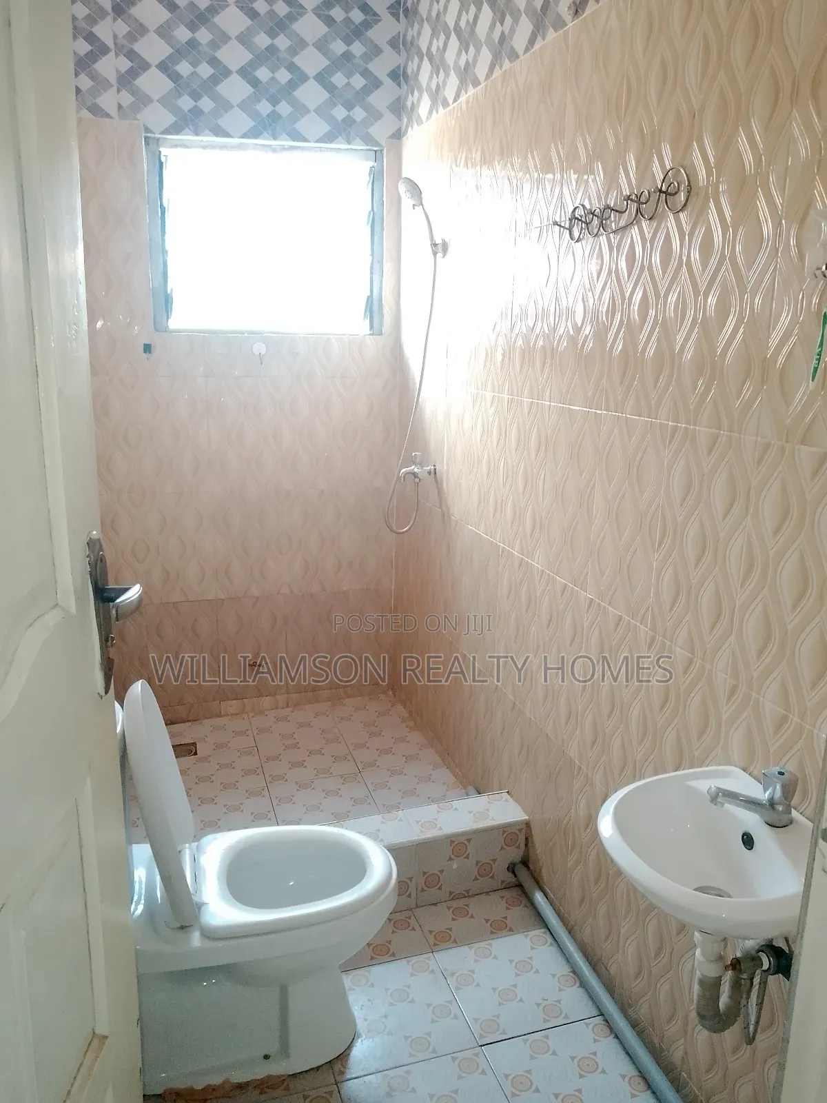 3bdrm Apartment in Community 18 Area, Spintex for rent
