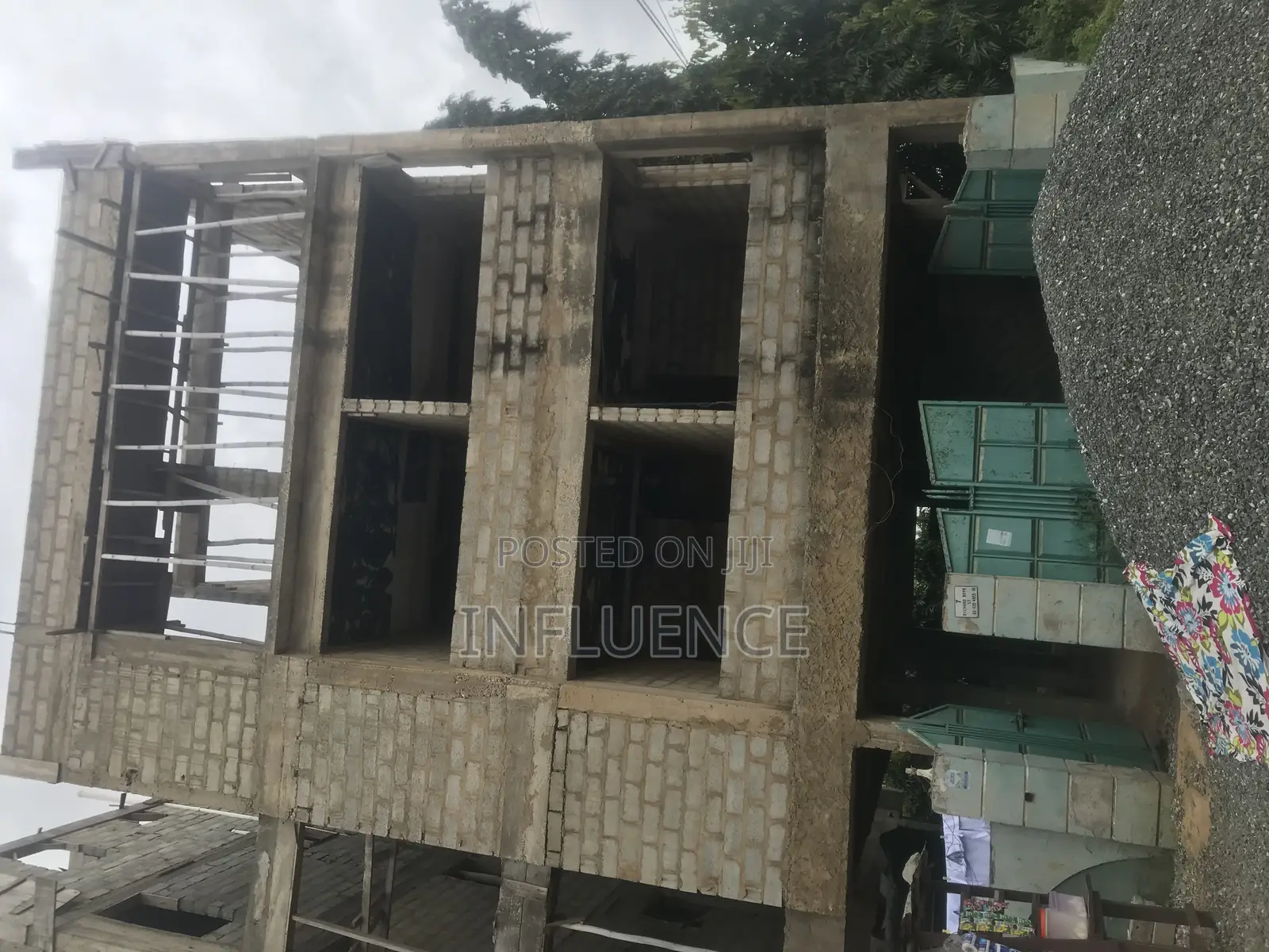 6bdrm Apartment in American House Area, East Legon for sale