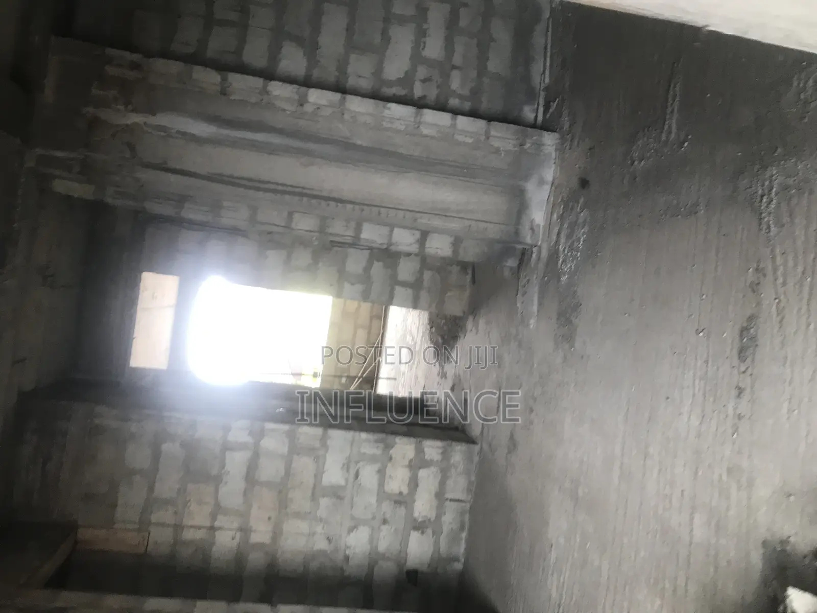 6bdrm Apartment in American House Area, East Legon for sale