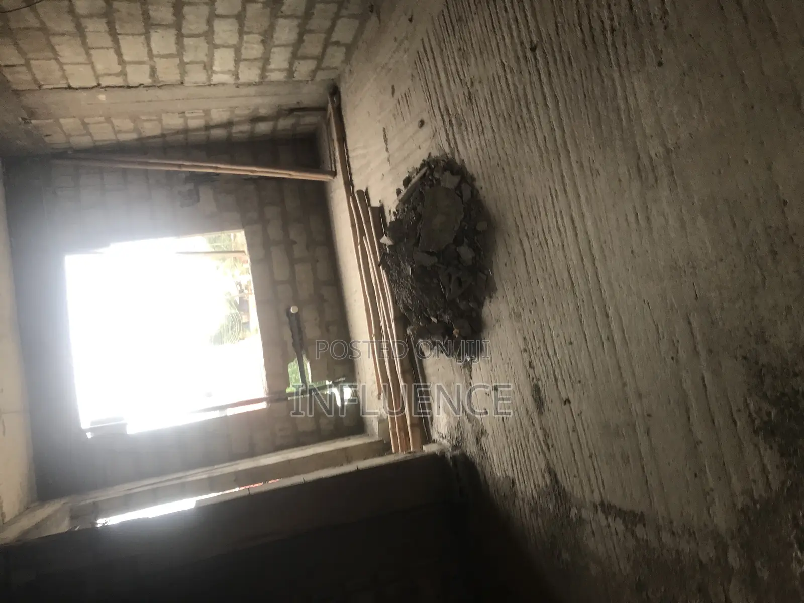 6bdrm Apartment in American House Area, East Legon for sale