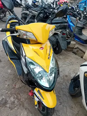 Kymco 2017 Yellow