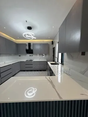 3bdrm Duplex in Lakeside Estate for sale