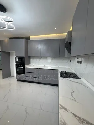 3bdrm Duplex in Lakeside Estate for sale