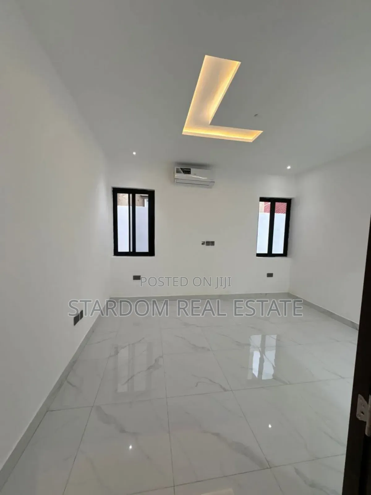 3bdrm Duplex in Lakeside Estate for sale