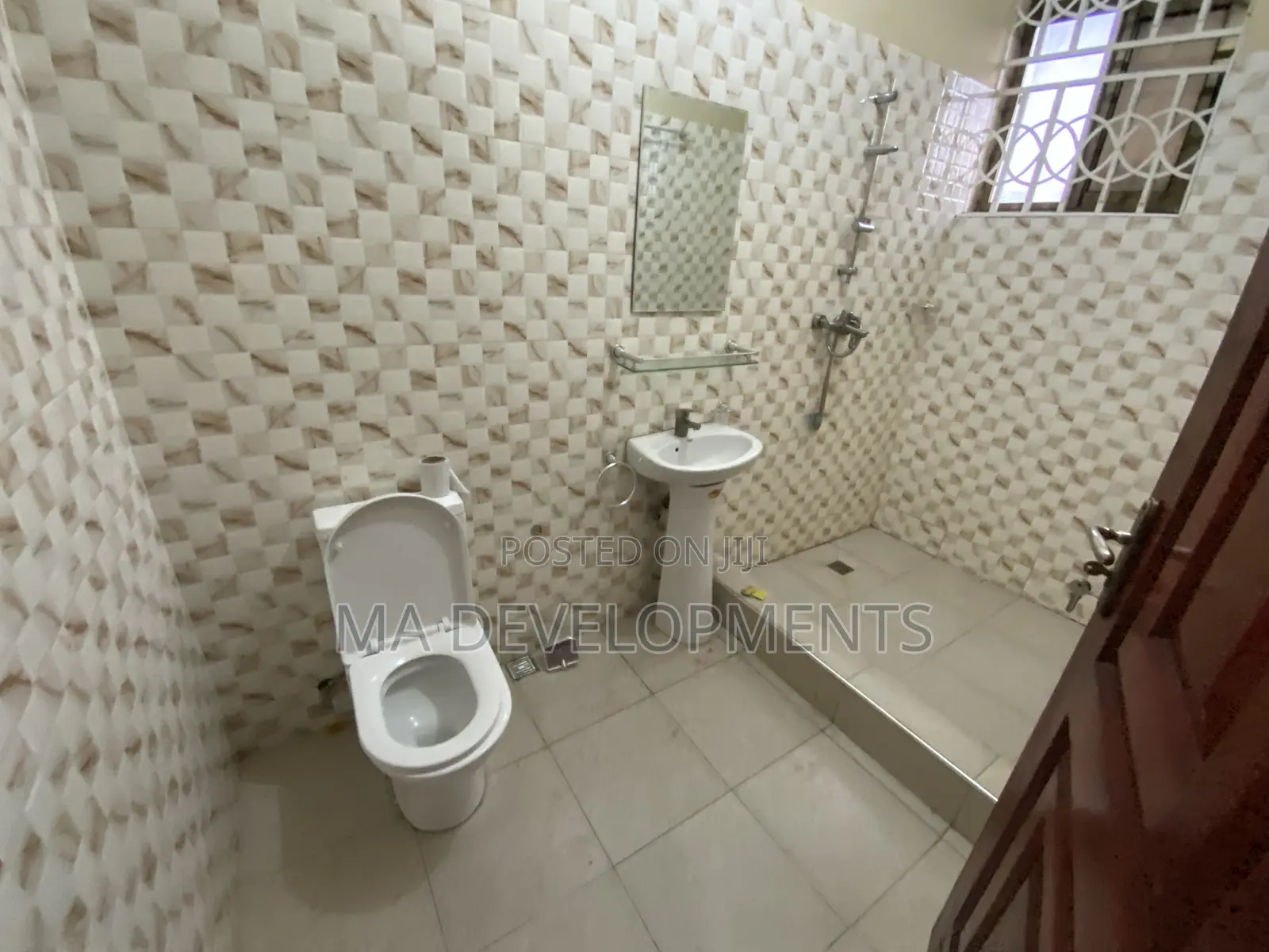 2bdrm Apartment in Madev Realty, Ofankor for rent