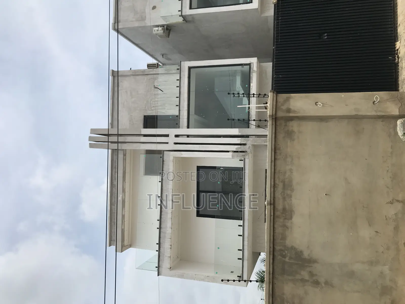 3bdrm House in American House Area, East Legon for sale
