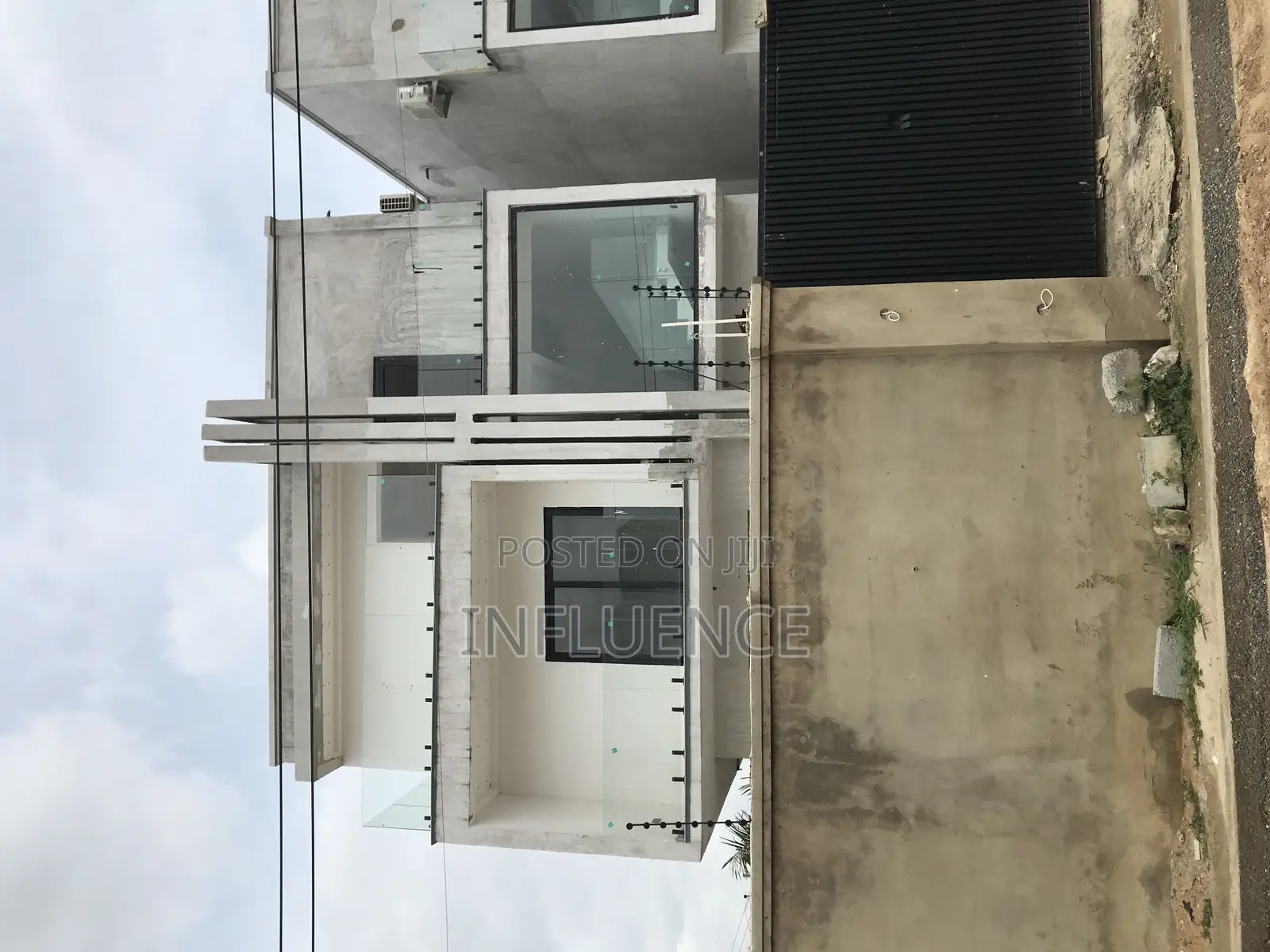 3bdrm House in American House Area, East Legon for sale