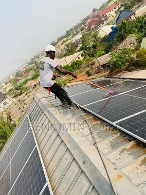 Cleaning Solar Panels and Maintenance
