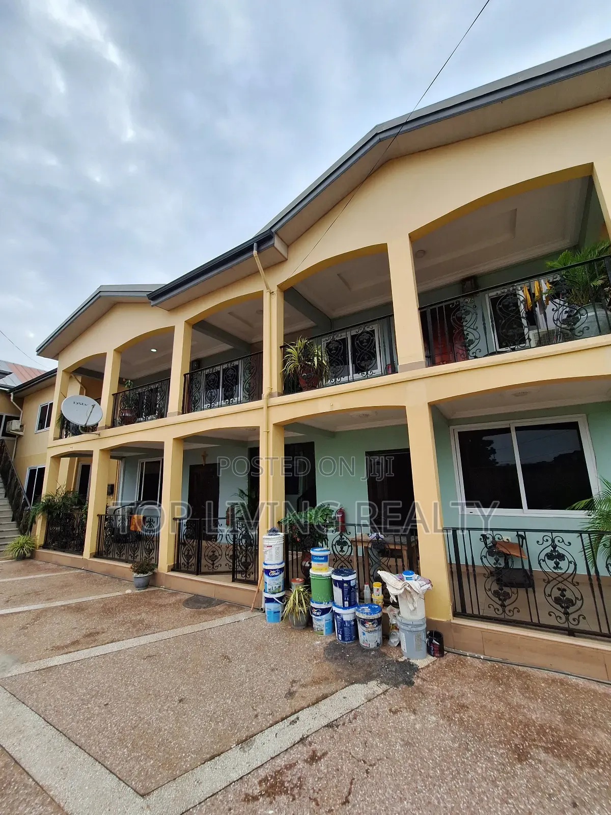3bdrm Apartment in Ashaley Botwe for rent