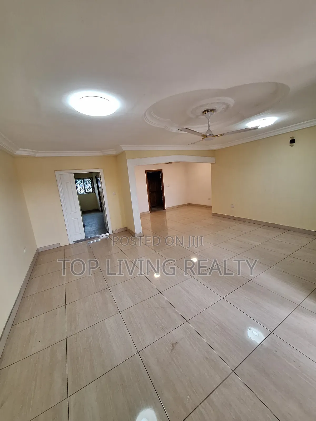 3bdrm Apartment in Ashaley Botwe for rent