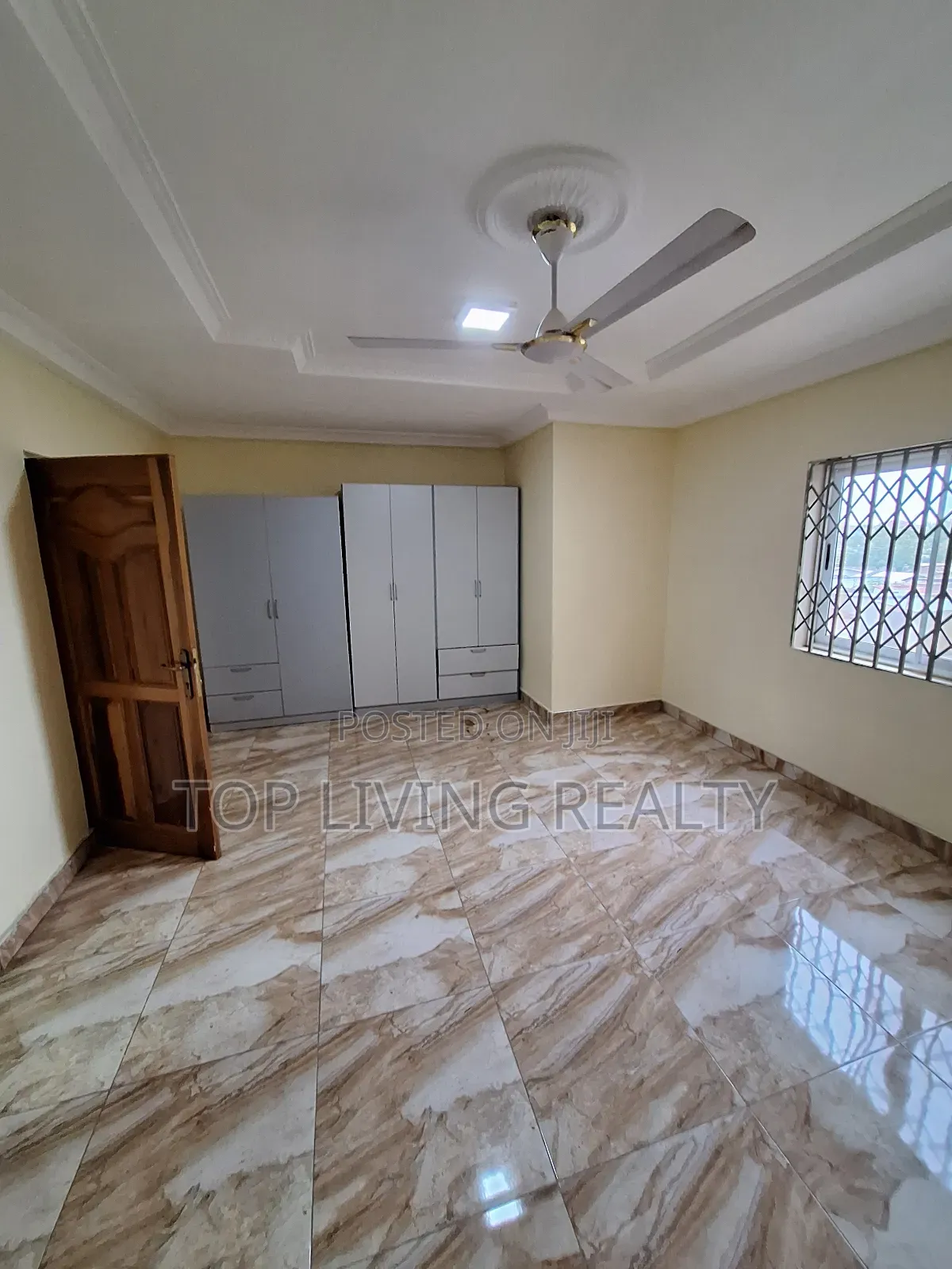 3bdrm Apartment in Ashaley Botwe for rent