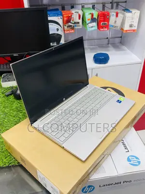 New Laptop HP Pavilion 15 8GB Intel Core I7 SSD 512GB