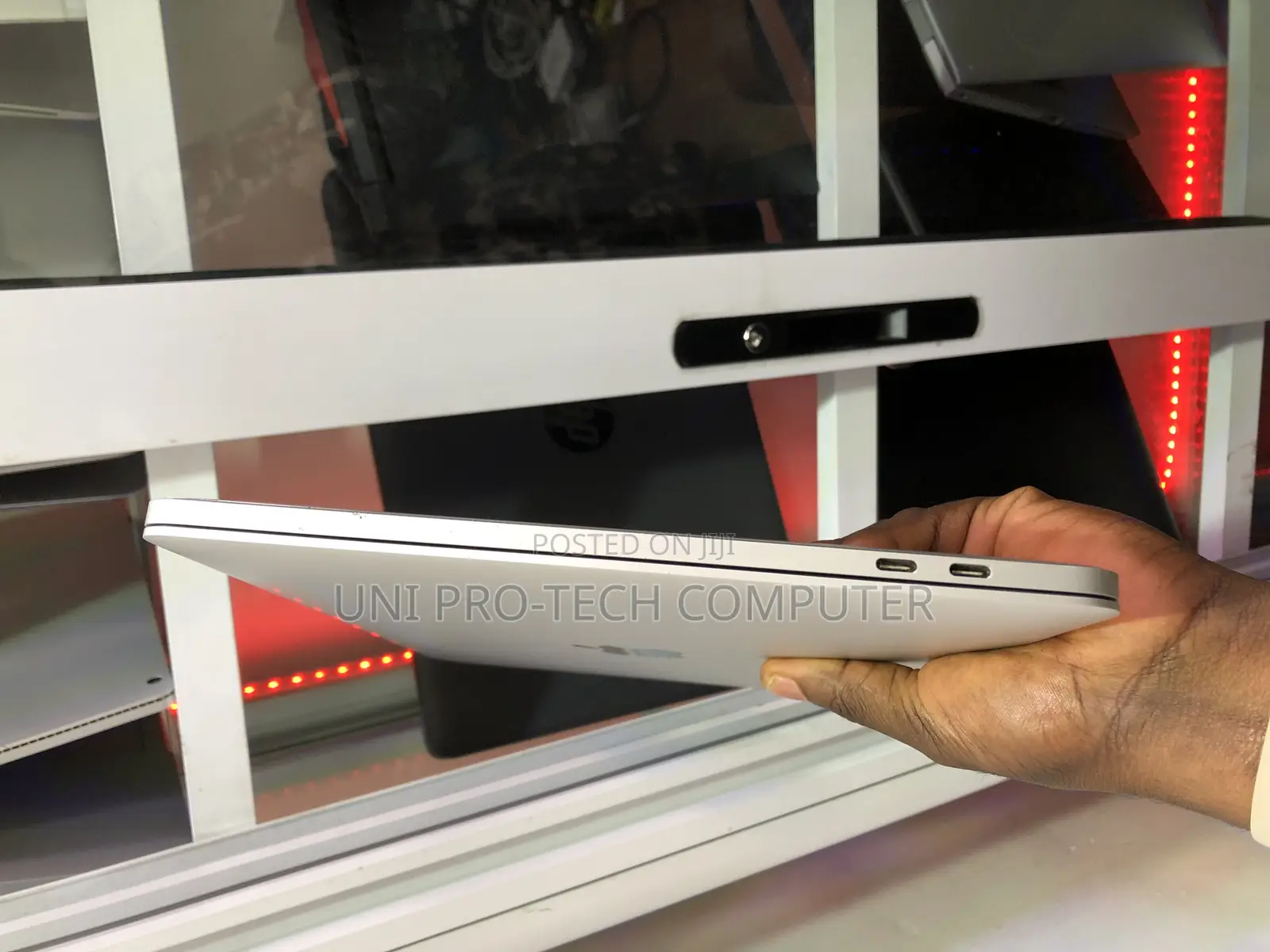 Laptop Apple MacBook Pro 2019 8GB Intel Core I5 SSD 128GB